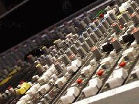 Picture for song 'Beggin u 2 Stay (sample)' by artist 'APEXPERIENCE'