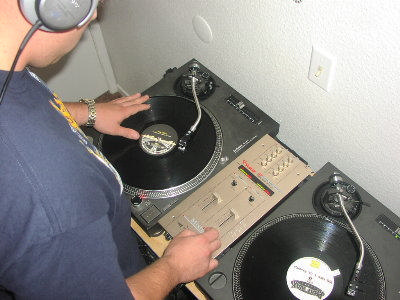 Picture for song 'Luniz vs Mobb Deep' by artist 'DJ Prolyfik'