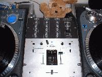 Picture for song 'mix 2 shitty gear' by artist 'head ringin productions'