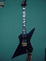 Picture for song 'Nobodys Home ( Solo )' by artist 'kendall'