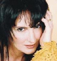 Picture for song 'Por Debajo de su Ropa' by artist 'Laura Garcia y La Banda'