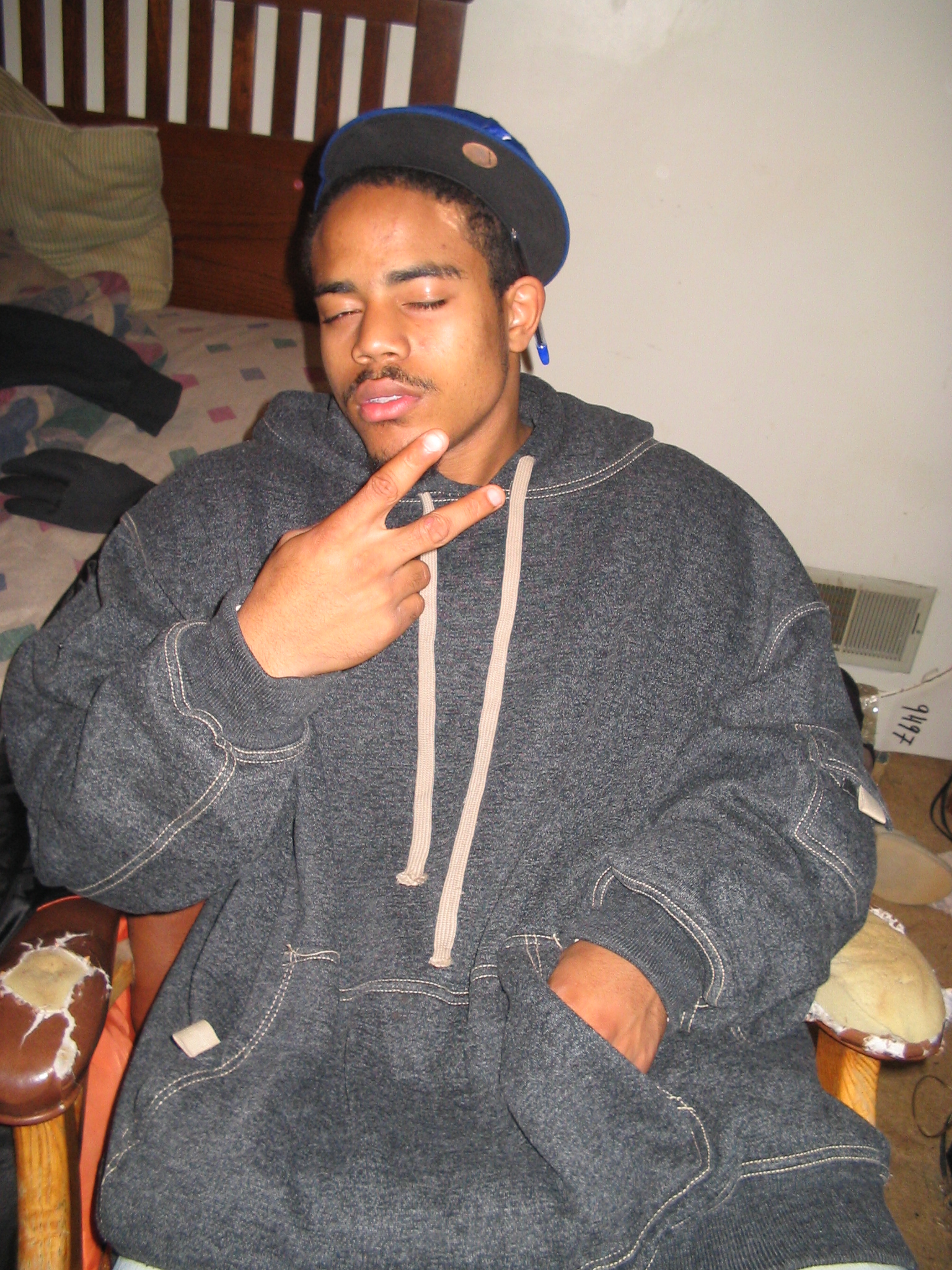 Picture for song '21_word_vs_world(interlude)' by artist 'luda miz leeto'