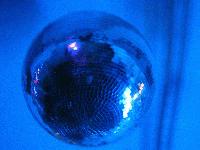 Picture for song 'Susan...' by artist 'roAE'