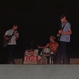 Picture for song 'looking back on yesterday' by artist 't polimeros'