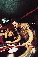 Picture for song 'Throw Back' by artist 'TrackHedS'