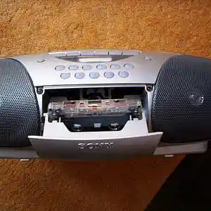 Picture for song 'TESTER AUDIO' by artist 'SEVENjan77'