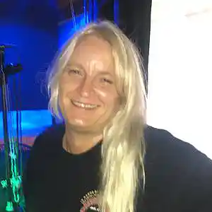 Picture for song 'Lisa Renee ((Stereo))' by artist 'Johanna Renfro'