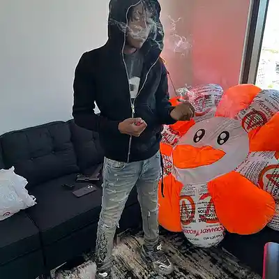 Picture for song 'gliteh' by artist 'juunaj'