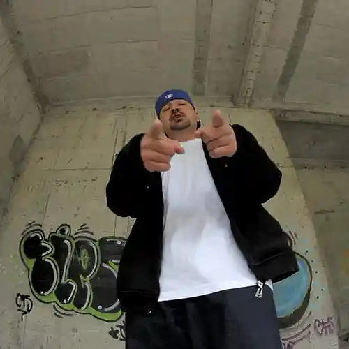 Picture for song 'Street Beat' by artist 'Twisted Chemist Beatz'