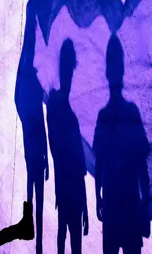 Picture for song 'Space fram&#101;' by artist 'Vivent Les Morts'