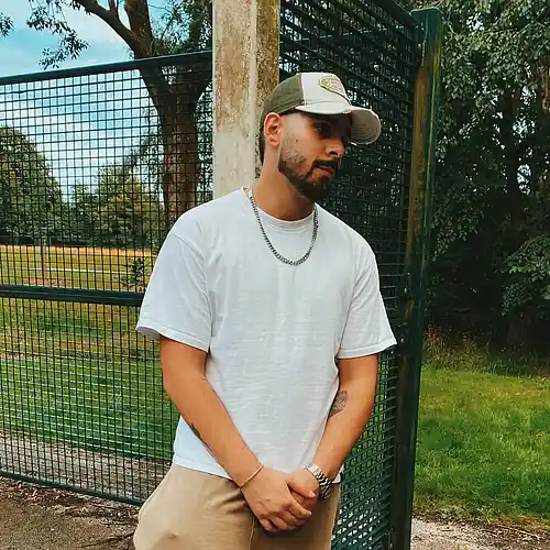 Artist picture