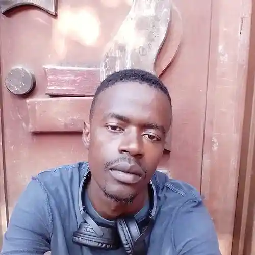 Picture for song 'Hoscbar - Happy birthday[www.xikulu.net]' by artist 'Hoscbar'