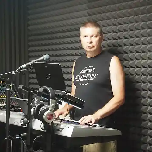 Picture for song 'Mother, forgive me' by artist 'Leonid Minaev'