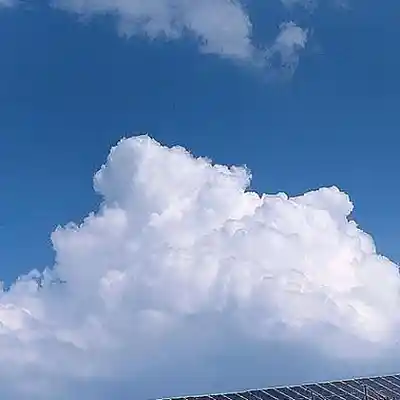 Picture for song 'CLOUDS' by artist 'hinami.'