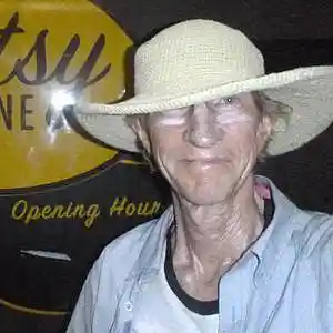 Picture for song 'Hola!' by artist 'tichphillips'