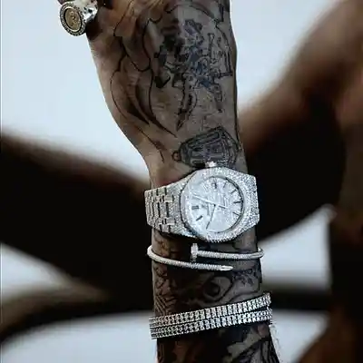 Picture for song 'SHOW OFF' by artist 'Nick Vanelli'