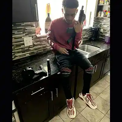 Picture for song '"Walk Down" - BUY 2 GET 1 FREE' by artist 'prodleavz'