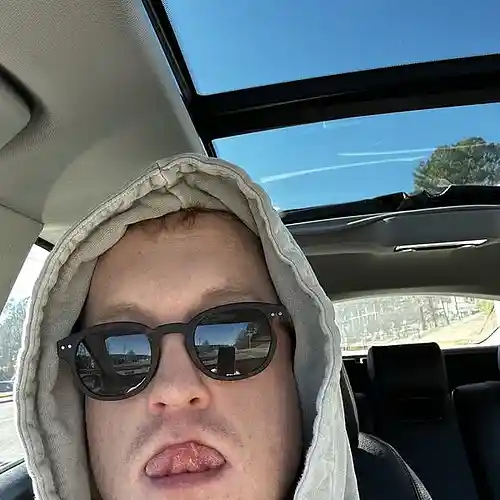 Picture for song 'SINK INTO HIPS @ 27 FREESTYLE' by artist 'ROBINSZN'