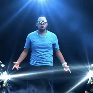 Picture for song 'Cuando Yo La Veo' by artist 'Emy La Gargola'