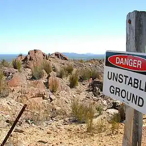 Picture for song 'Dodgy Grounds' by artist 'Enterositor'