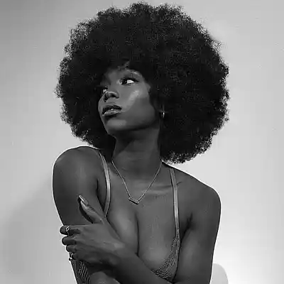 Picture for song 'Motivation (Buy 1 Get 10 Free)' by artist 'Kontraa'