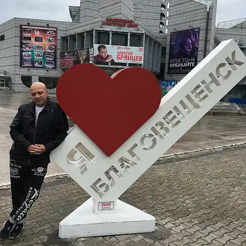 Picture for song 'Люди!' by artist 'Voffka'