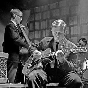 Picture for song 'Reflection - trio 1963, tv broadcast' by artist 'Hans van Leeuwen'