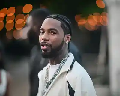 Song picture of 'Running Around'