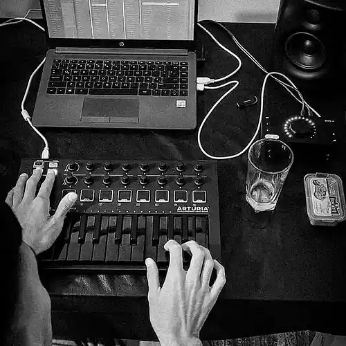 Picture for song 'type bejo craneo' by artist 'antubeats7'