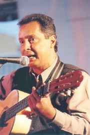 Picture for song 'Somos Mucho Más Que Dos' by artist 'VICTOR GUERRERO'