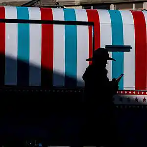 Picture for song '"Comes & Goes" Beat for Sale' by artist 'whoDeanyBeatz'