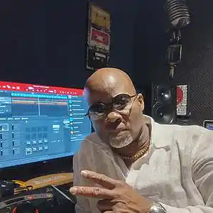 Picture for song '2 Hunnid' Bandz 48' by artist 'Rob Gee Da' Produsa'