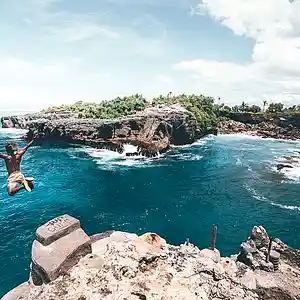 Picture for song 'Jump In - 140.5Bpm' by artist 'HenrokBeatz'