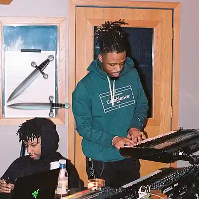 Picture for song 'EXTRA 153 BPM / METROBOOMIN x 21 SAVAGE TYPE BEAT' by artist 'Crowded Beats'