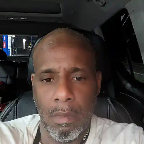 Picture for song 'phillyshortz+hypocrite' by artist 'phillyshortz'