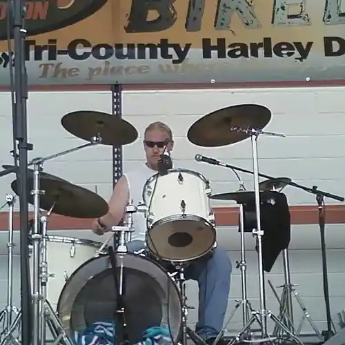 Picture for song 'Vacant Lot' by artist 'Plastik Master'