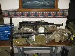 Picture for song 'movin blow' by artist 'Bigskeetdahustla'