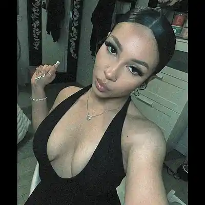 Picture for song '"Essence" - BUY 2 GET 1 FREE' by artist 'prodleavz'