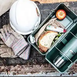 Picture for song 'Off To Work I Go (Pusha T Type Beat)' by artist 'SoupBeats'