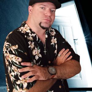 Picture for song 'A Song I Learned To Sing' by artist 'Tizzy Ritzzle'