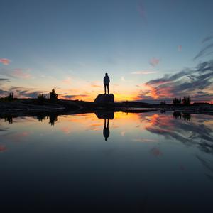 Picture for song 'Chasing the Sun - Deep House Beat' by artist 'HiDub Beats'