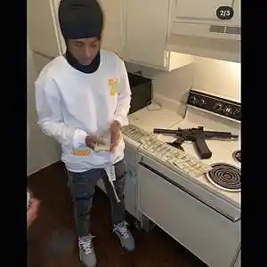 Picture for song '[FREE] SleazyWorld Go Type Beat "Hot Box"' by artist 'prodleavz'