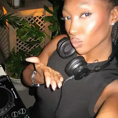 Picture for song 'Feels Like Heaven - Afrobeat Type Beat' by artist 'Milanmadeit'