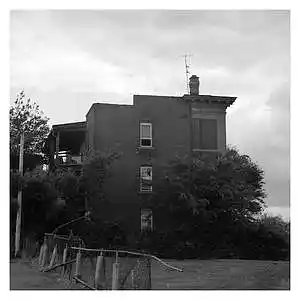 Picture for song 'LONELY BUILDING' by artist 'OUTLAYA'