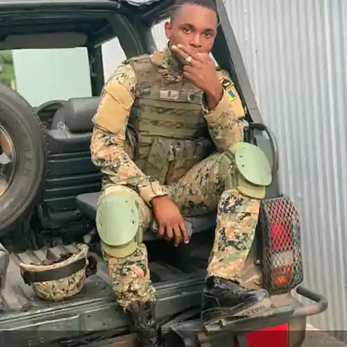 Picture for song 'Royals remix-Lorde ft young money' by artist 'Youngmoney666'