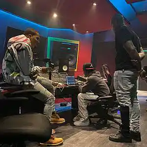 Picture for song 'mucho gusto' by artist 'prod. enzo'