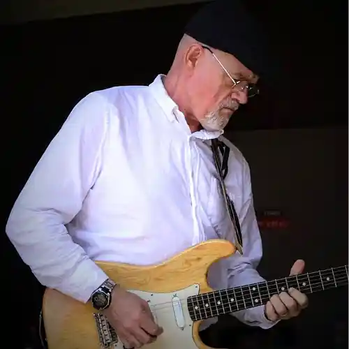 Picture for song 'The Kind Of Man Who Does What's Right' by artist 'Barry Seymour'