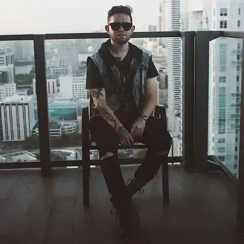 Artist picture