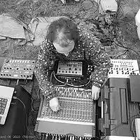 Picture for song '2010-12-18 Track 002 opname 004' by artist 'Tekneut'