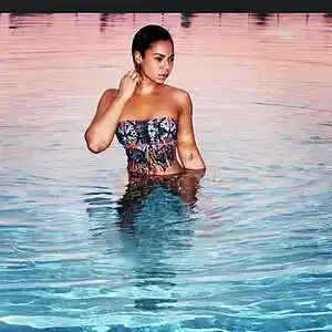 Picture for song 'WHEN THE RAIN POURS' by artist 'Derrickshawty'